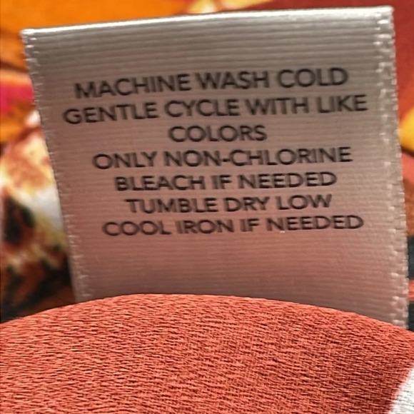 NWT Christopher & Banks 3/4 Sleeve Asymmetrical Hem Tropical Print Top S - Picture 14 of 14